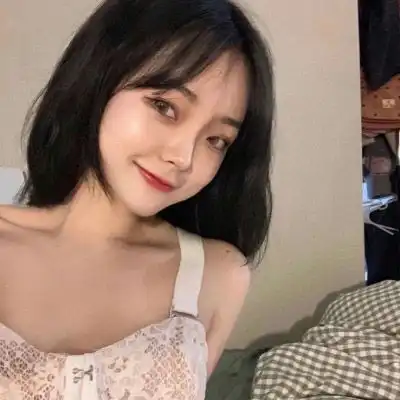 笑得很治愈的女生头像笑的很暖很甜