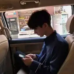 青春男生阳光大图