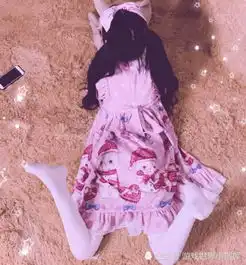 杨清柠终于对洛丽塔下手了,有谁注意到她的腿网友别太真实了