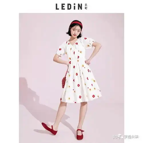 有没有好看的碎花裙碎花控,求推荐衣服,裙子,谢谢各位美丽的小仙女