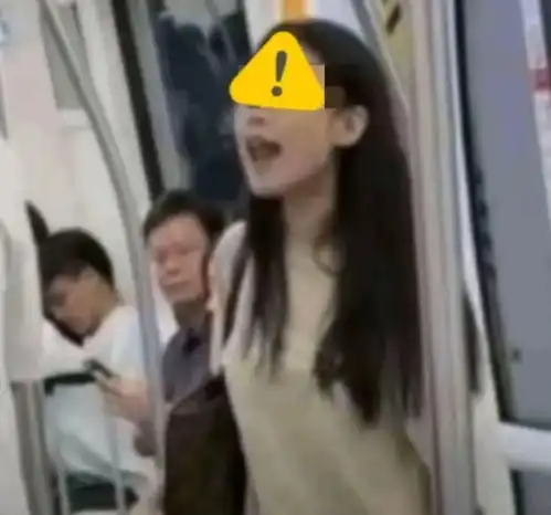 杭州地铁侮辱盲人的女乘客,底裤快被扒光了知情人透露真相