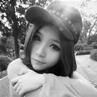 qq头像黑白女生带字qq头像女生带帽黑白