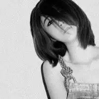 黑白女生伤感头像唯美女生黑白头像大全