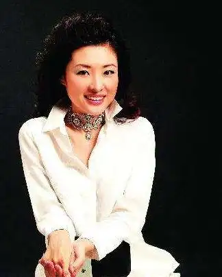 6位离过婚的央视主持,个个有遗憾,王小丫最艰辛,钱琳琳最幸运