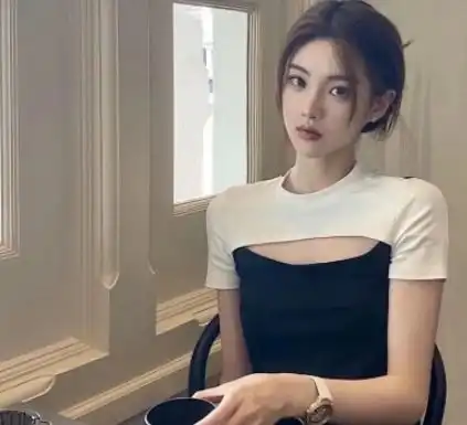 超拽个性签名女生霸气冷酷最潮最火的超拽签名