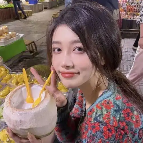 女生头像有想吃的东西真好