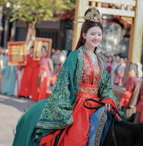 红色嫁衣才衬美人,白鹿好凄美,宋轶自带仙气,赵丽颖红绿配美哭