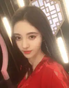 baby的眼,热巴的嘴,鞠婧祎的鼻,凑在一起原来是惊艳的她感觉