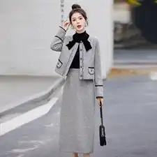 2023年秋冬季羽绒小香风外套气质减龄小个子套装女