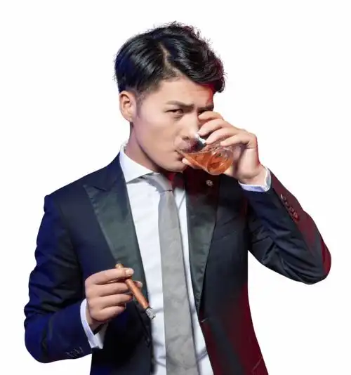 王东男人与酒