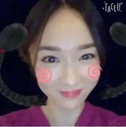 霍思燕梳嗯哼同款少女辫网友直呼一家三口超可爱
