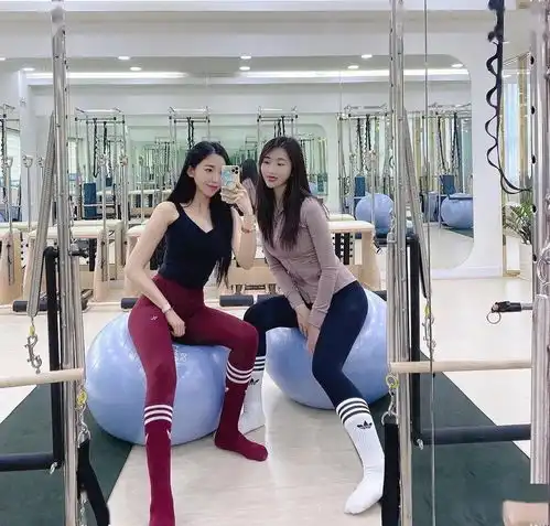 普拉提美女健身老师展现火辣曲线这身材什么水平