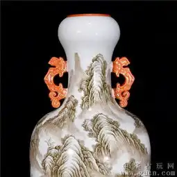 清乾隆墨彩鎏金阁楼山水我蒜头瓶20hy