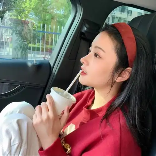 文案没有人规定一朵花必须长成向日葵或者玫瑰