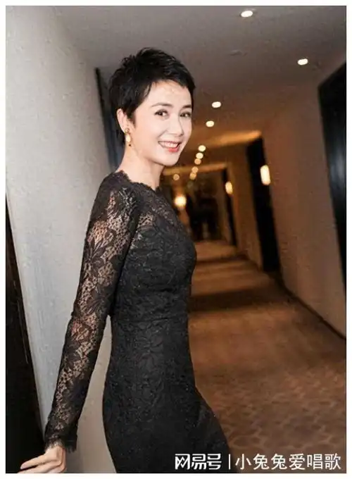 包养门事件再度升级,这次,55岁的蒋雯丽底裤都被扒光