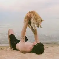 欧美男生露上半身头像图片露一点胸膛才叫男子汉