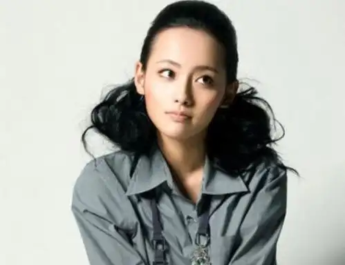 琼瑶唯一没捧红的女主角,转身却选择嫁入豪门,如今美得不像话