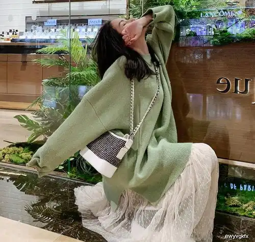 发现一款倾国倾城的棉衣,虽小贵,但件件保暖减龄提气质