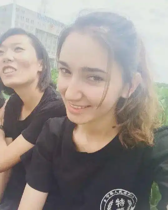 我国唯一纯正白色人种,不与外族通婚,当地美女如云堪比迪丽热巴