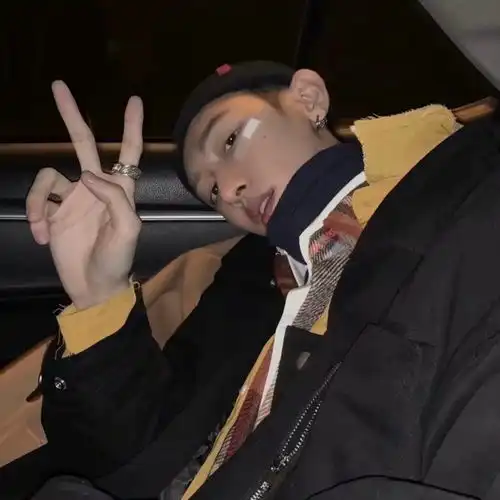 1112恭喜你收到了一组好看的男生头像
