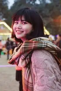 女神在民间成都一女孩酷似高圆圆更显清纯