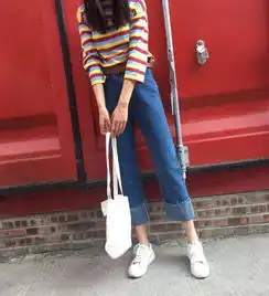 谁说一定要大长腿才显瘦牛仔裤才是女生必备款