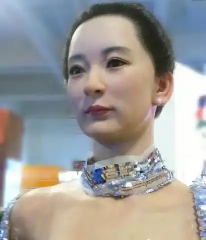 美女机器人越来越逼真,比真人还美内部结构让人眼前一亮