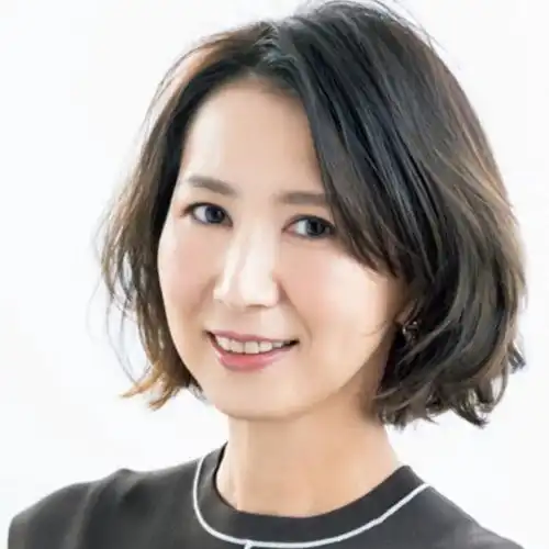 适合50岁大圆脸女人的发型,选择适合自己的发型,才更显年轻