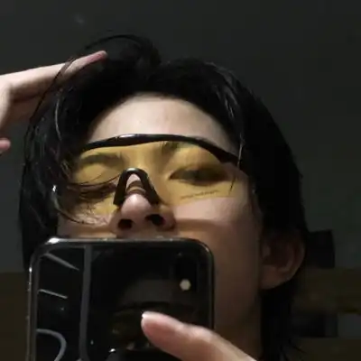 苏瓷成熟高冷男头优质成熟时尚高冷超酷