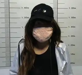 长发美女偷东西,警察抓人后无话可说