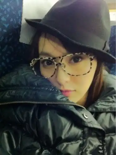 金秀贤樱井翔吴奇隆明星戴眼镜秀文艺范