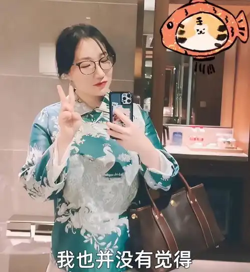 女硕士毕业当6年全职妈妈,遭众人嘲讽浪费资源,网友大学白念