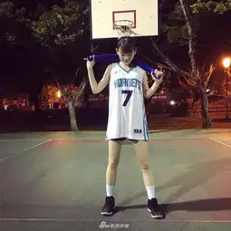 萌妹子来了清纯台妹爱打篮球吸引众男生