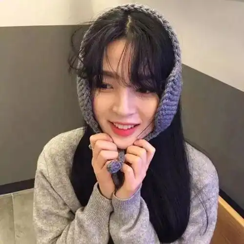 女生头像青春总会因为一个人开始闪闪发亮