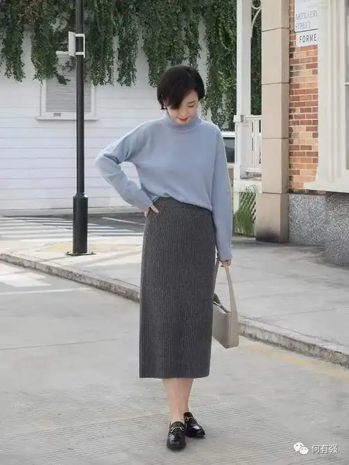 寒冬的毛衣要怎么穿这么穿简约温柔还高级,让你满满的淑女感