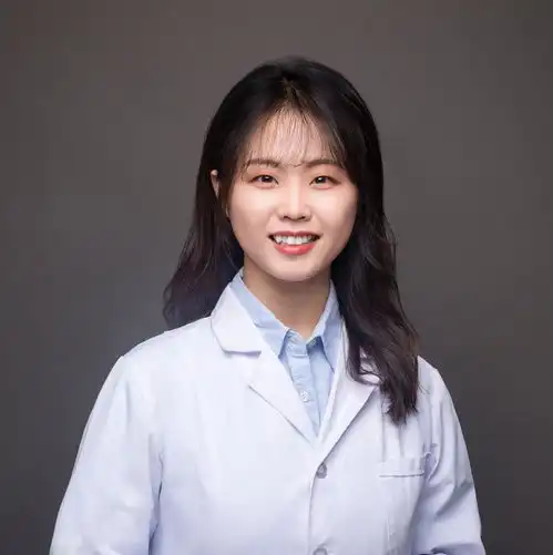 女子航班上突发晕厥,同机中医女博士施针急救