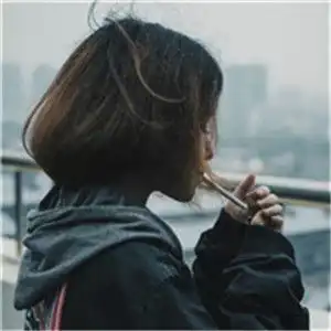 伤感超拽抽烟女生头像,爱你我觉得可以停一停了