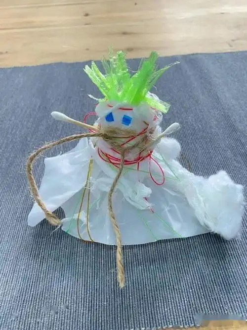 当女生弯腰前倾时,你会怎么做