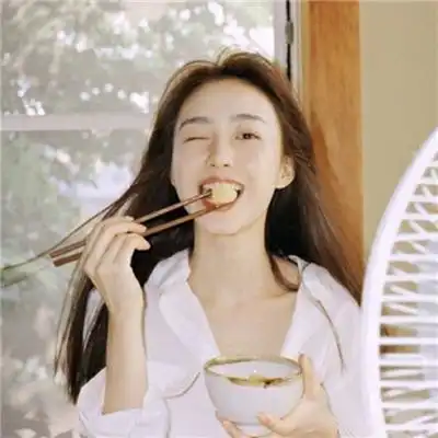 搞笑gif你这是玩悠悠球,还是在训练小鸭子一起摇头