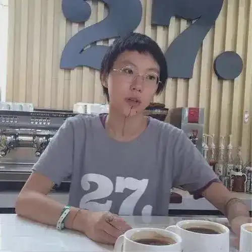 窦靖童挺女人的造型,为何让大家一下子就发现了她的美