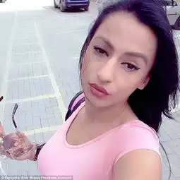 阿尔巴尼亚电视台主播穿开胸衫试镜