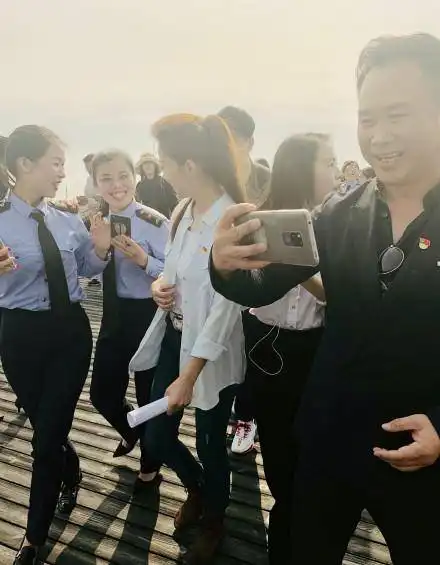 45岁央视主持人朱迅近照曝光,与1个月前差别有些大