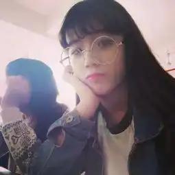 这女的叫什么名字求