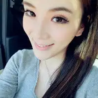 抚媚时尚女生头像一个拥抱的距离模糊我们的剧情