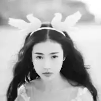女生黑白头像唯美去爱去见去想念