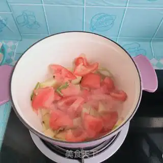 西红柿土豆烧梭鱼的做法西红柿土豆烧梭鱼怎么做雨中漫步krsjpx的菜谱