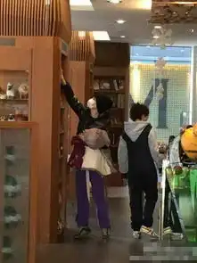 王菲包裹严密仍被拍似带李嫣买书被赞恋爱带孩子两不误