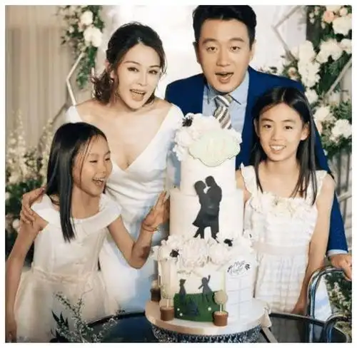 佟大为12岁女儿长相太高级,完美撞脸王祖贤,堪称最美星二代
