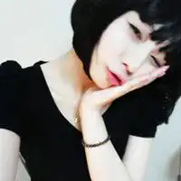 我们用力抱着非主流甜美可爱的qq女生头像