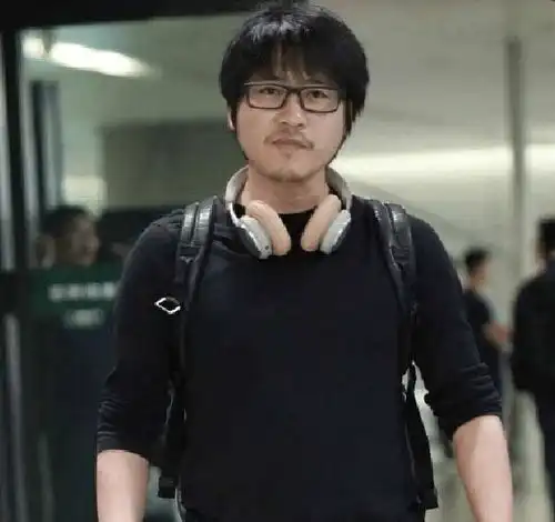 自律有多重要37岁韩寒的变化足以说明一切,中年大叔脱变成型男